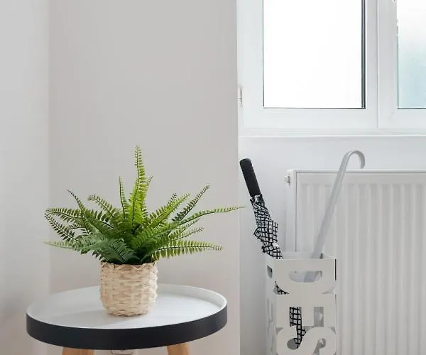 Апартаменти Bright, Cozy & Quiet