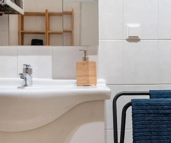Bright, Cozy & Quiet Апартаменти