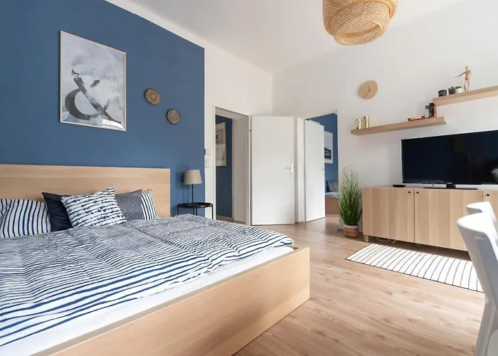 Bright, Cozy & Quiet Апартаменти